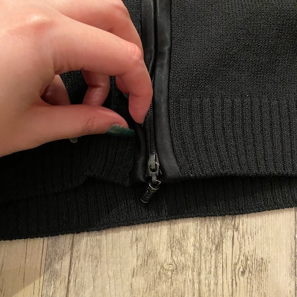 St. John Essentials Black Zip Up Sweater - Picture 3 of 11
